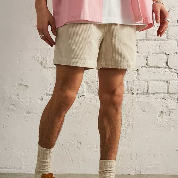 NWT Urban Outfitters Corduroy Men’s shorts in size L. - Picture 1 of 2